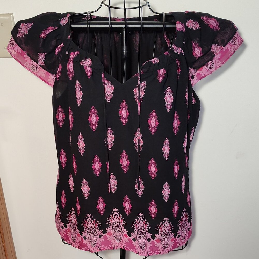 Apt. 9 black & pink patterned blouse, excellent condition, size S